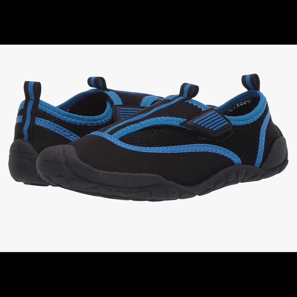 🌊NWT slip-on sock-style water shoes🏄‍♀️